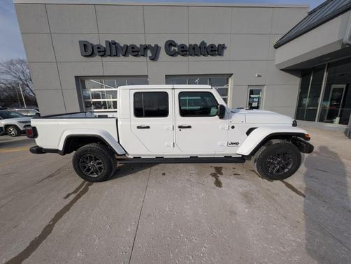 2026 Jeep Gladiator Sport