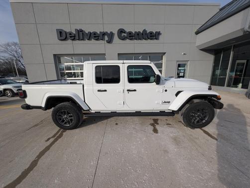 2026 Jeep Gladiator Sport