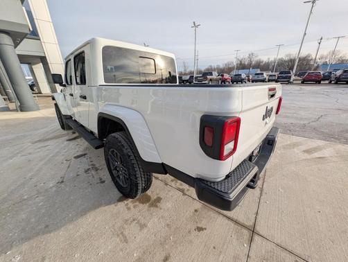 2026 Jeep Gladiator Sport