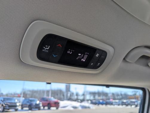 2024 Chrysler Pacifica Touring-L