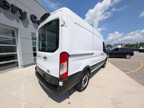 2022 Ford Transit-250 Base