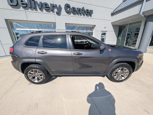 2020 Jeep Cherokee Trailhawk