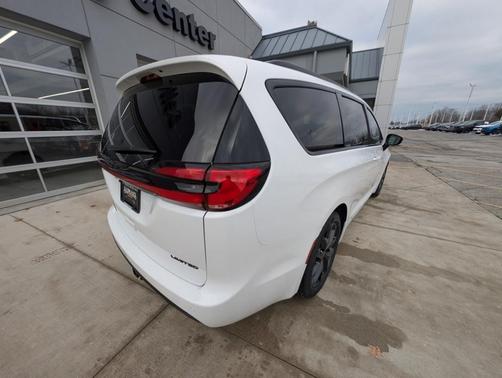 2026 Chrysler Pacifica Limited