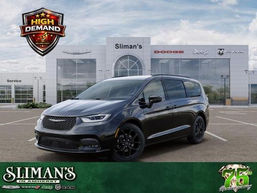 Diamond Black 2026 Chrysler Pacifica Select