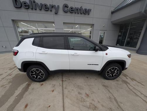 2026 Jeep Compass Trailhawk