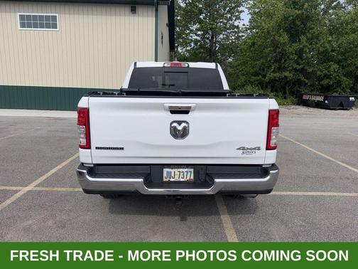 Bright White Clearcoat 2019 RAM 1500 Big Horn