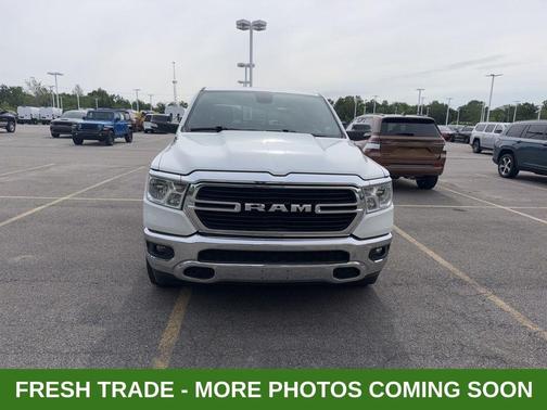 Bright White Clearcoat 2019 RAM 1500 Big Horn