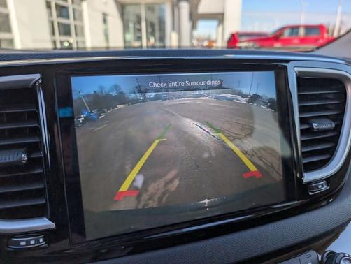 2024 Chrysler Pacifica Touring-L