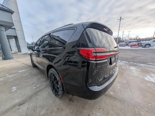 2026 Chrysler Pacifica Limited