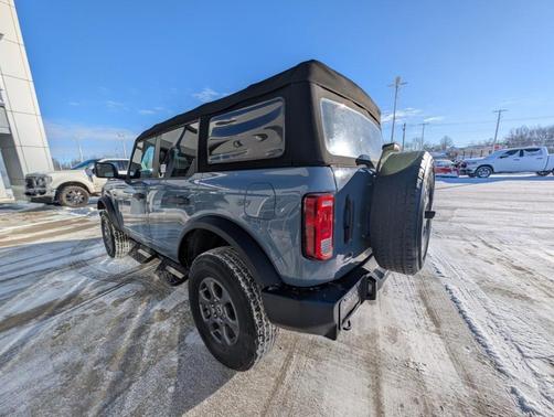 2023 Ford Bronco Base