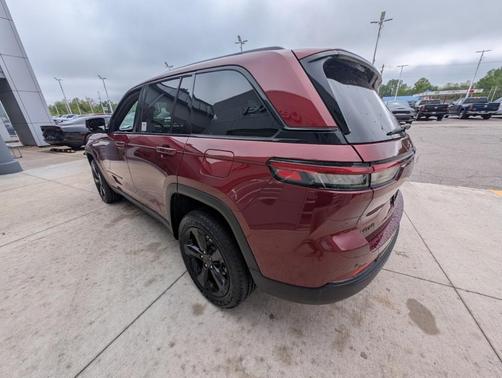 2023 Jeep Grand Cherokee Altitude