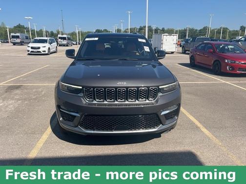 2022 Jeep Grand Cherokee Summit