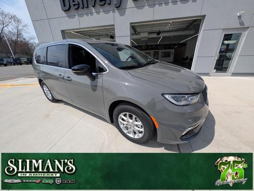 2025 Chrysler Pacifica Select