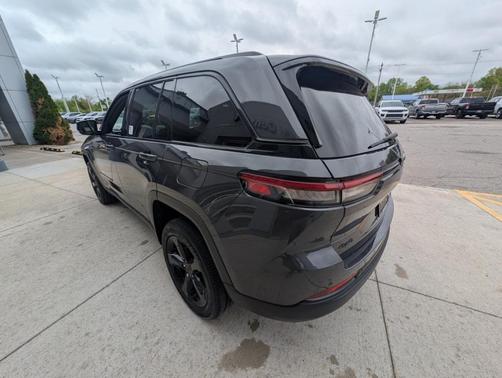 2023 Jeep Grand Cherokee Altitude