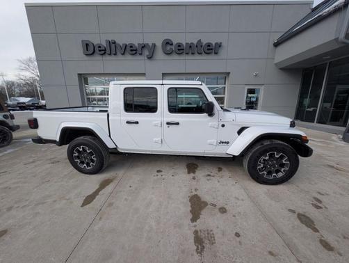 2026 Jeep Gladiator Sport