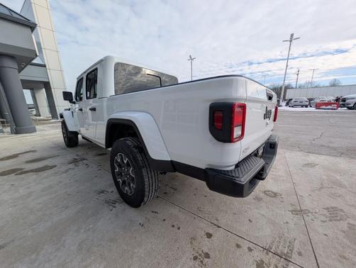 2026 Jeep Gladiator Sport