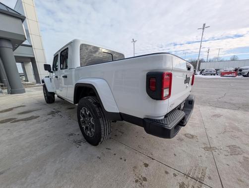 2026 Jeep Gladiator Sport
