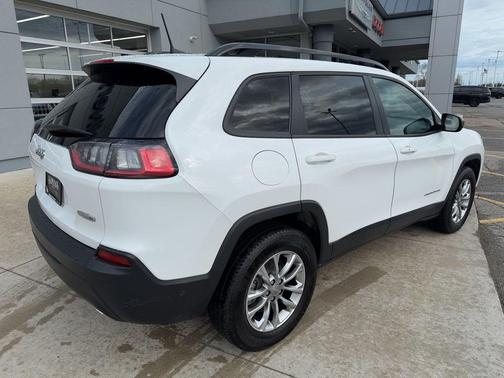 Bright White Clearcoat 2022 Jeep Cherokee Latitude Lux