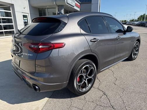 Vesuvio Gray Metallic 2022 Alfa Romeo Stelvio Veloce