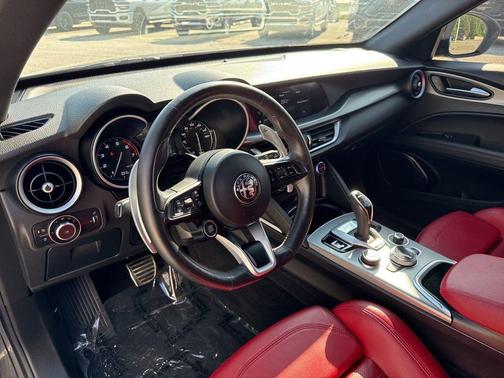 Vesuvio Gray Metallic 2022 Alfa Romeo Stelvio Veloce