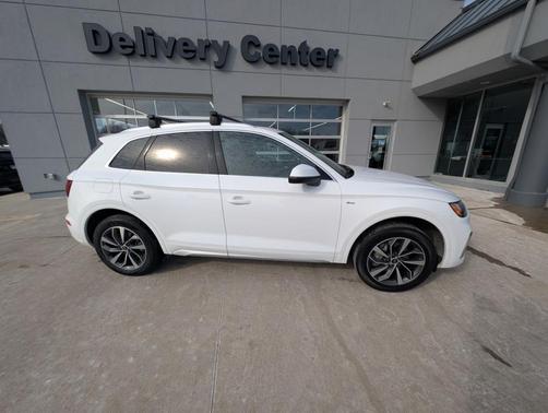 2023 Audi Q5 45 S line quattro Premium