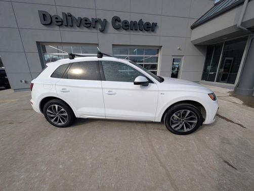 2023 Audi Q5 45 S line quattro Premium