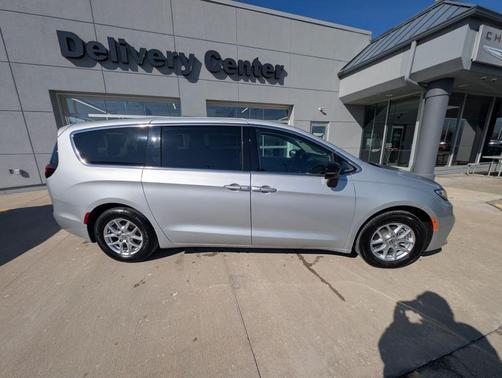 2024 Chrysler Pacifica Touring-L