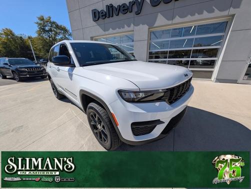 2025 Jeep Grand Cherokee Laredo