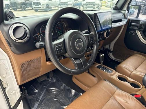 Bright White Clearcoat 2012 Jeep Wrangler Unlimited Sahara