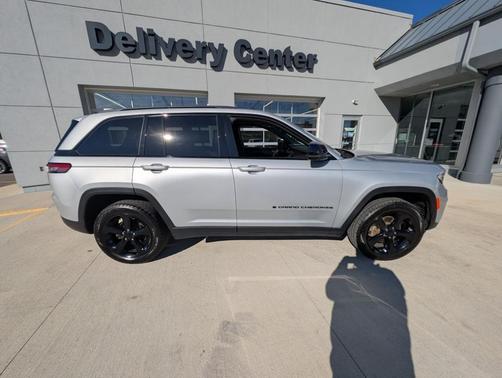 2024 Jeep Grand Cherokee Laredo