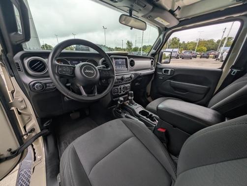 2022 Jeep Gladiator Sport