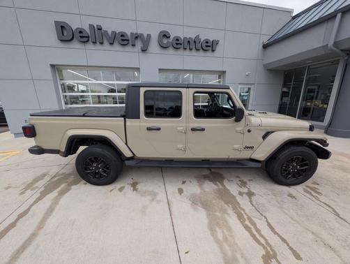 2022 Jeep Gladiator Sport