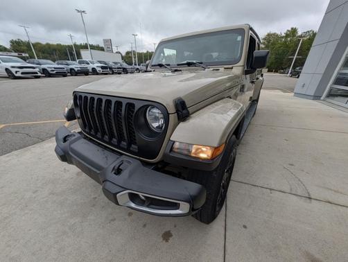 2022 Jeep Gladiator Sport