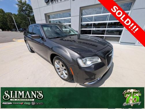2017 Chrysler 300 Limited