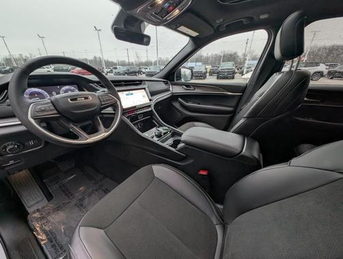 2026 Jeep Grand Cherokee Altitude 4x4