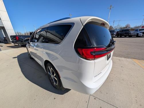 2026 Chrysler Pacifica Pinnacle