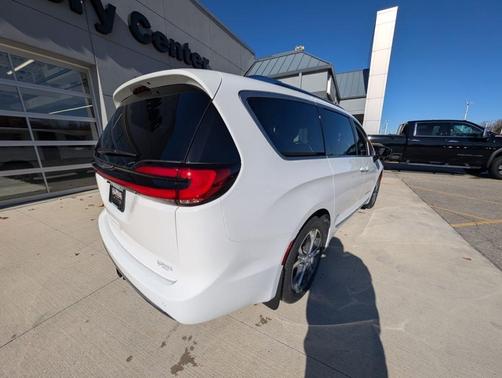 2026 Chrysler Pacifica Pinnacle