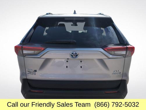 2020 Toyota RAV4 Hybrid XLE