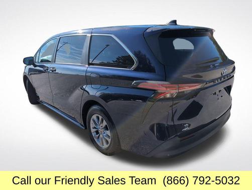 2021 Toyota Sienna LE