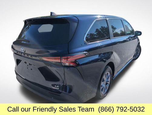 2021 Toyota Sienna LE