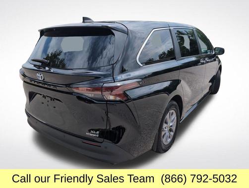 2023 Toyota Sienna XLE 7 Passenger