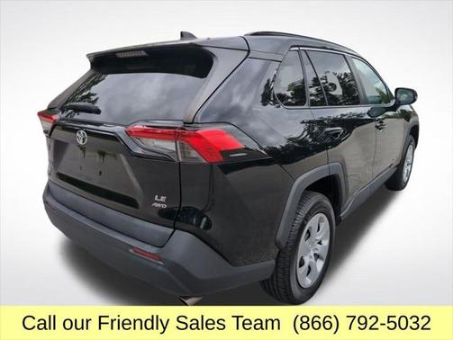 2020 Toyota RAV4 LE