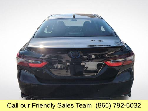 2024 Toyota Camry Hybrid SE