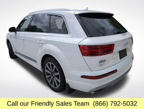 White Crystal 2017 Audi Q7 3.0T Prestige