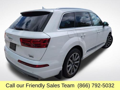 White Crystal 2017 Audi Q7 3.0T Prestige