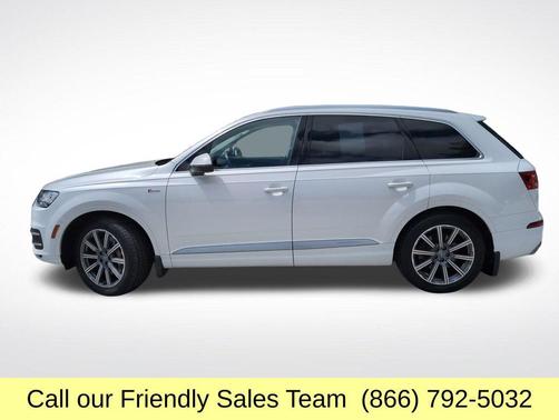 White Crystal 2017 Audi Q7 3.0T Prestige