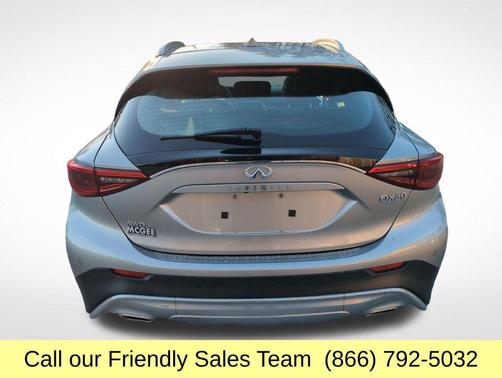 2017 INFINITI QX30 Premium