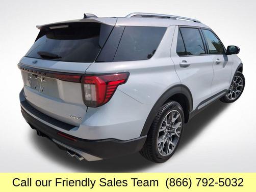 Space White Metallic 2025 Ford Explorer Platinum
