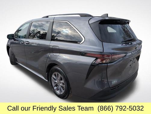 2025 Toyota Sienna XLE