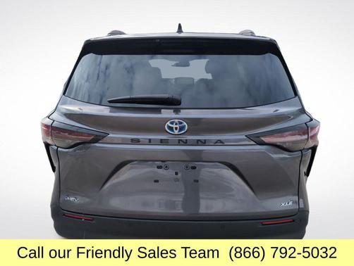 2025 Toyota Sienna XLE